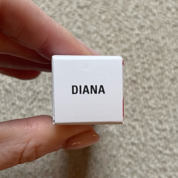 UOMA Beauty Badass Icon Matte Lipstick in Diana - Picture 12 of 15